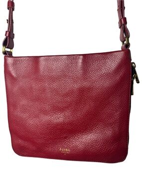 Fossil Preston Red Pebbled Leather Expandable Crossbody Zip Around Bag Purse
